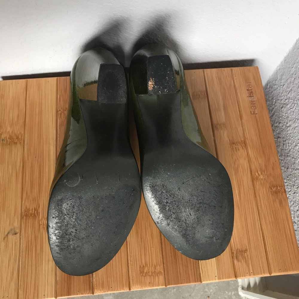 Vince Camuto Green heels - Picture 3 of 4